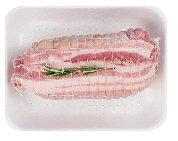 Rolata di cappone Carni Depetris cruda in vaschetta con pancetta e rametto di rosmarino